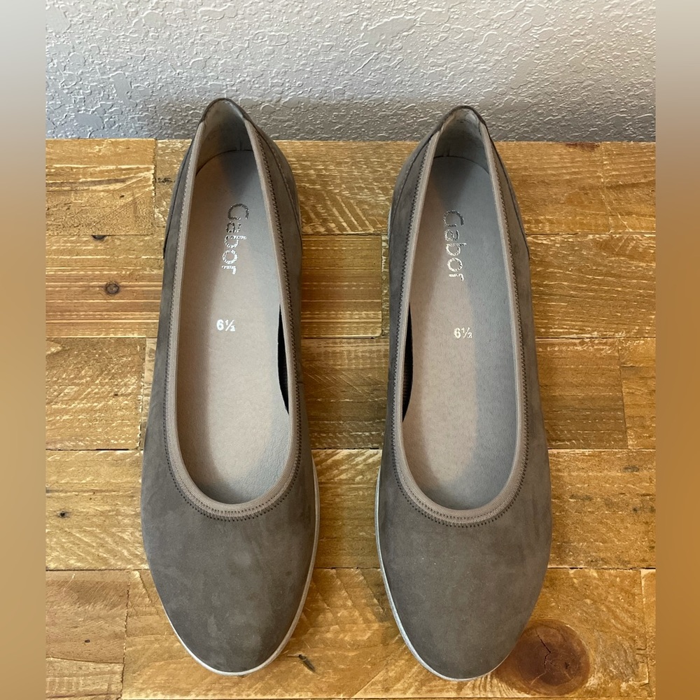 NWOT Gabor Shoes Suede Ballet Flat